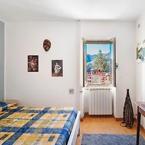 In The Séjour chez l'habitant